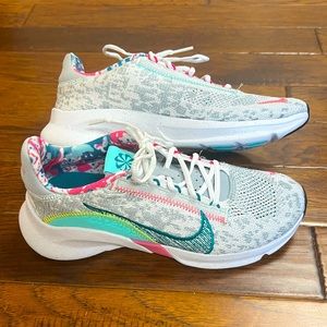 Women’s size 7 Nike SuperRep running shoes